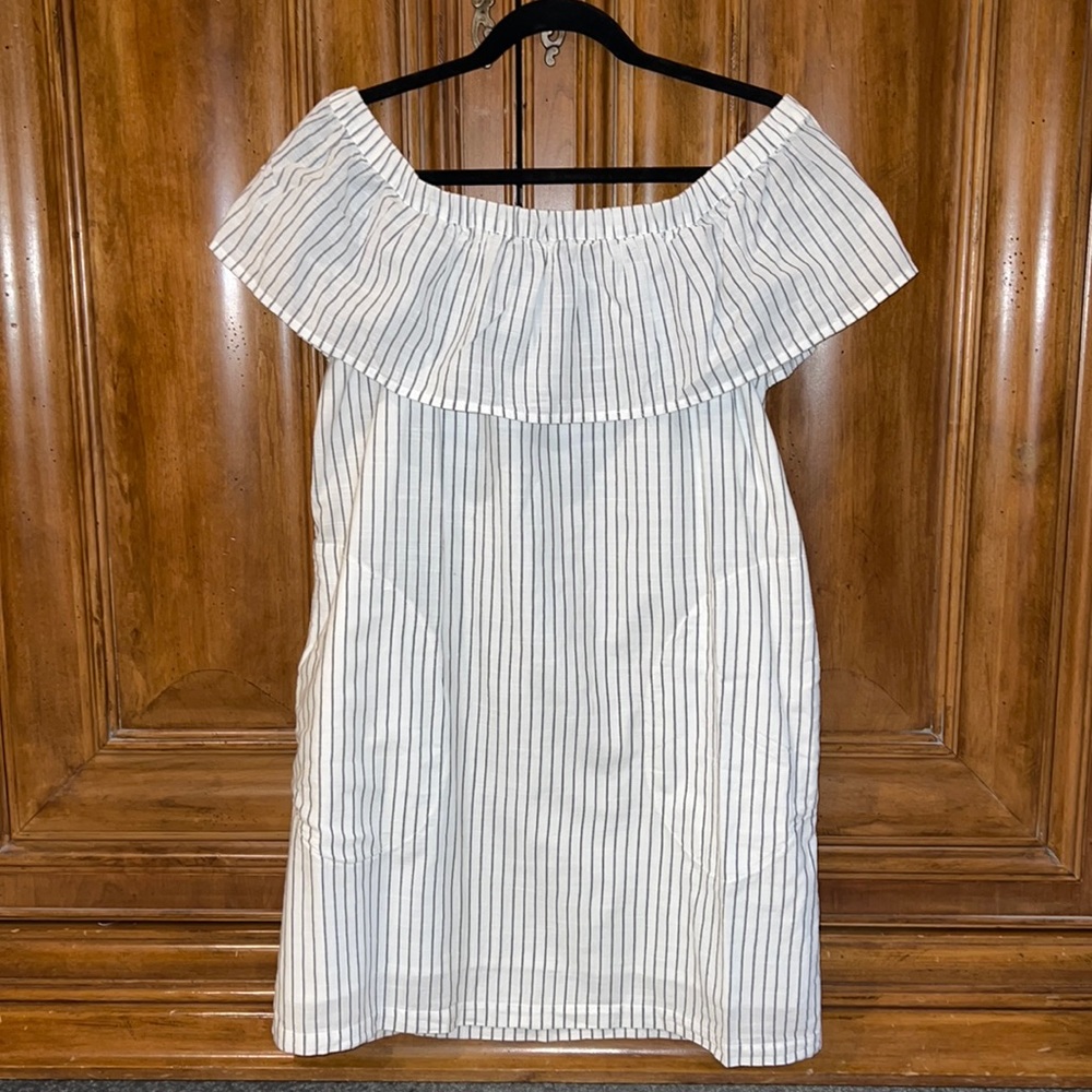 Abercrombie & Fitch Off The Shoulder Striped Dress